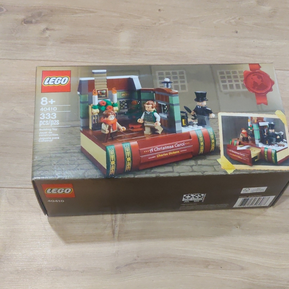 LEGO Red, Brown and Green Christmas Storybook Playset
